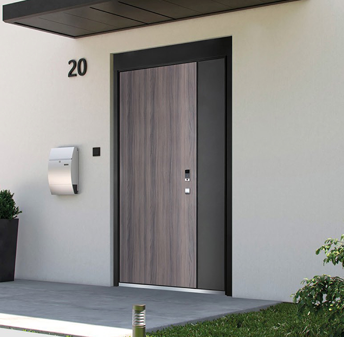 Intelligent entrance door